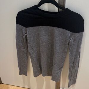 Club Monaco Two-Tone Black and Gray Sweater (size M)